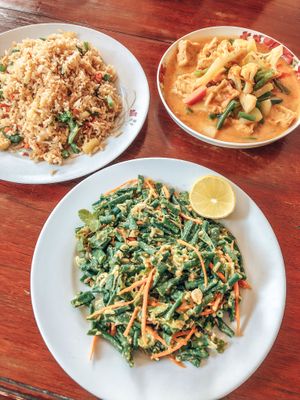 Green bean salad, fried rice with vegetables and coconut tofu curry at Marie Min in Mandalay
