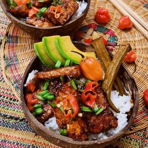 Buddha Bowl with fried tofu in sweet and sour sauce at Hostal Patio de 27 in Havana
