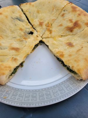 Lobiani mit Spinat und Kräutern at Kazbegi Good Food in Stepantsminda