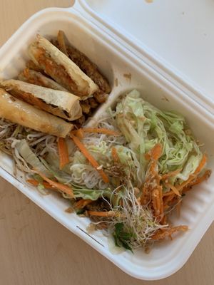 Bun Ga Sa with Tempeh at Osha in Ljubljana