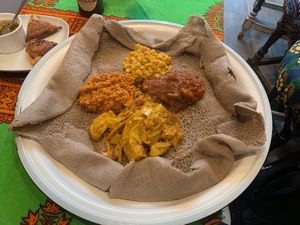 Mixed Platter: Bebiaynetu (For One)
BOTTOM: Alicha / RIGHT: Duba / LEFT: Difen Misir / TOP: Ater at Light of Africa in South West London