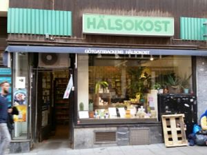 outside at Gotgatsbackens Halsokost in Stockholm