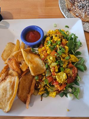 Tofu scramble with potatoes ❤️ at VanGogh's Eeterie in Springfield