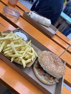 Pulled pork burger   at Las Vegan's - Vegan Garden Trailer in Budapest