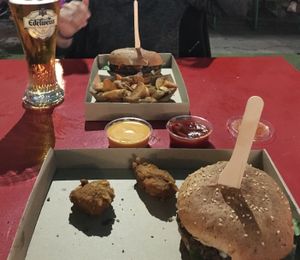 Magic mushroom burger, nuggets and fries with vegan cheese sauce and ketchup at Las Vegan's - Vegan Garden Trailer in Budapest