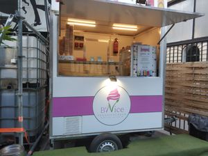 Ice-cream at Las Vegan's - Vegan Garden Trailer in Budapest