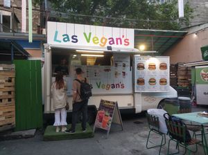 Burgers at Las Vegan's - Vegan Garden Trailer in Budapest