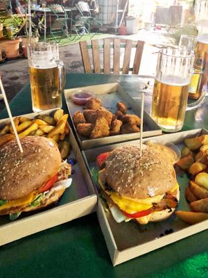 Night out! at Las Vegan's - Vegan Garden Trailer in Budapest