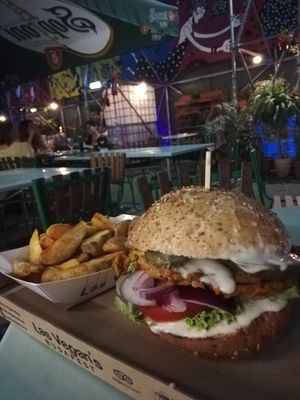 Mr.Carrot and steak potatoes at Las Vegan's - Vegan Garden Trailer in Budapest