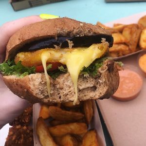 Sweet Dream burger at Las Vegan's - Vegan Garden Trailer in Budapest