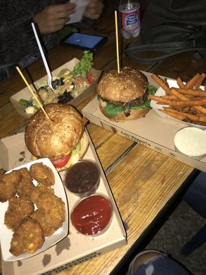 If you are in the mood for a vegan burger - definitely reached the right place. So many options! We ordered the mushroom party and the hot cheesy, sweet-potato fries and nuggets   at Las Vegan's - Vegan Garden Trailer in Budapest