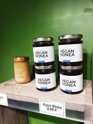 Vegan honey at La Maison Vegane in Puteaux