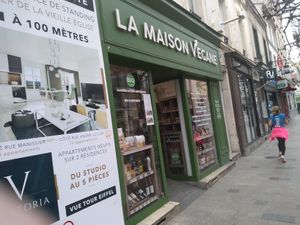 Arrivé a la maison Vegane at La Maison Vegane in Puteaux
