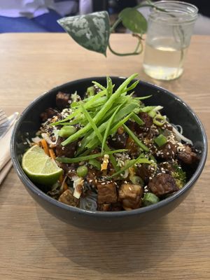 Tempehtation salad  at Mahalo  - Odengatan in Stockholm