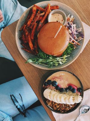 Soy burger and pitaya smoothie bowl with mahalo topping💕 at Mahalo  - Odengatan in Stockholm