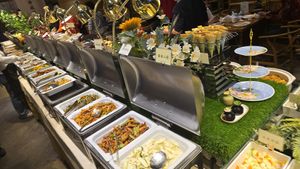 Buffet at SUHU 素虎 - Qianmen in Beijing