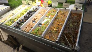 Buffet at SUHU 素虎 - Qianmen in Beijing