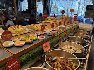 Choice of dishes  at SUHU 素虎 - Qianmen in Beijing