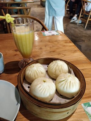 Fat dumplings at SUHU 素虎 - Qianmen in Beijing