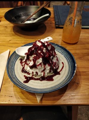 Chinese yam with blueberry sauce at SUHU 素虎 - Qianmen in Beijing