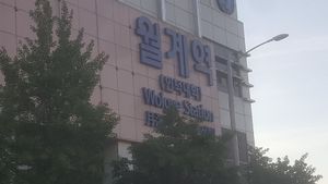 It's outside Wolgye Station (line 1) Exit 1. at Pori Pori  -보리보리 in Seoul