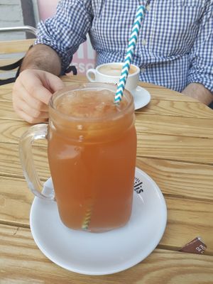 Lemon ice tea at Dolce & Vegana in Madrid