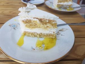 Limoncello cake at Dolce & Vegana in Madrid