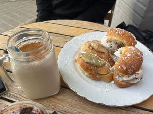 Horchata y Fartons at Dolce & Vegana in Madrid