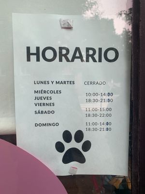 Hours at Dolce & Vegana in Madrid