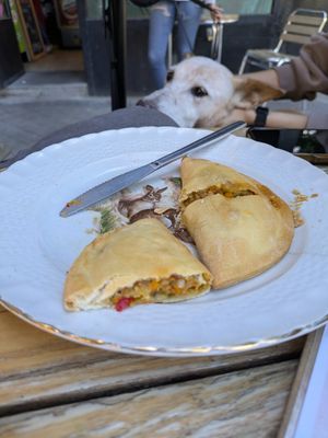 Giardinera handpies at Dolce & Vegana in Madrid