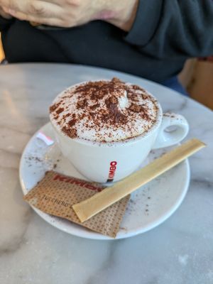 Cappuccino at Dolce & Vegana in Madrid