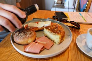 breakfast with nortilla, cheese toast and bacon at Dolce & Vegana in Madrid