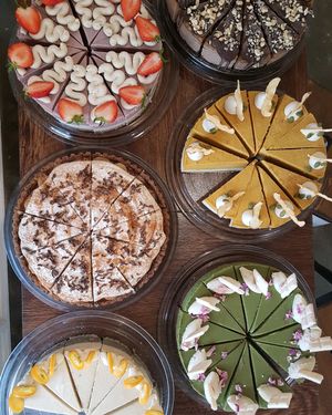 Raw cakes at The Raw by Twins in Seoul