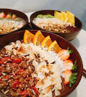 smoothie bowls at The Raw by Twins in Seoul