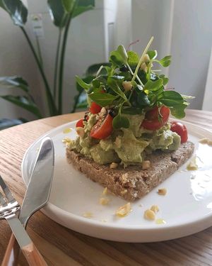smashed Avo at The Raw by Twins in Seoul