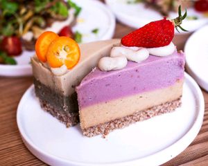 strawberry lemon cheesecake  at The Raw by Twins in Seoul