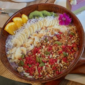 smoothie bowl at The Raw by Twins in Seoul