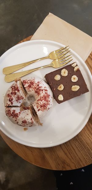 Perfectly sweet afternoon treat! Almost forgot to take a pic before we divided it up at The Raw by Twins in Seoul