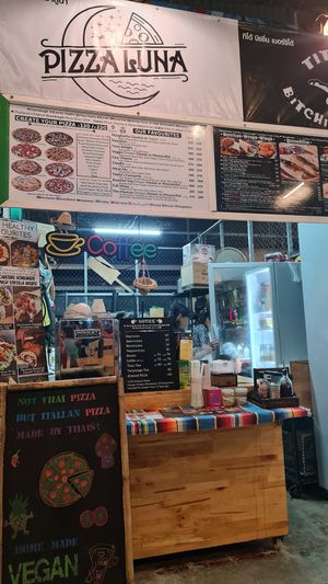 Friendly staff, good selection of vegan dishes at Pizza Luna / Tito's Burritos in Koh Phangan