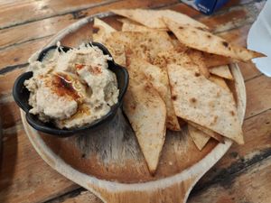 Hummus and pita chips at Pizza Luna / Tito's Burritos in Koh Phangan