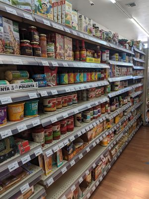 Aisle at Pacific Health Foods in Carpinteria
