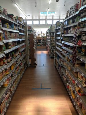 Aisle at Pacific Health Foods in Carpinteria