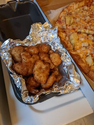 Vegan cauliflower wings at Primoz Pizzeria in Cleveland