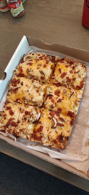 Vegan baked buffalo deep dish variant at Primoz Pizzeria in Cleveland