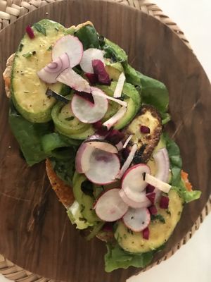 Bread with hummus and vegetables  at Gaïa  in Marrakech