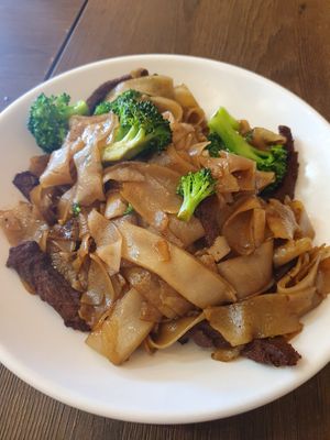 Pad see ew at My Vegan in Los Angeles