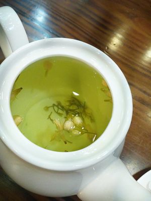 Tea on the house at Sanwei Shu Wu - Veggie House in Shanghai