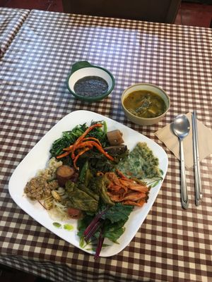 Yummy buffet food at Han Gwa Chae - 한과채 in Seoul