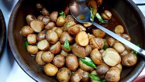 Braised potatoes at Han Gwa Chae - 한과채 in Seoul