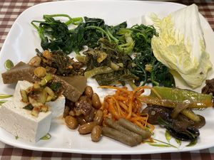 It is buffet so you can eat what you choose. It is unlimited so gotta be careful not to make food waste!   at Han Gwa Chae - 한과채 in Seoul